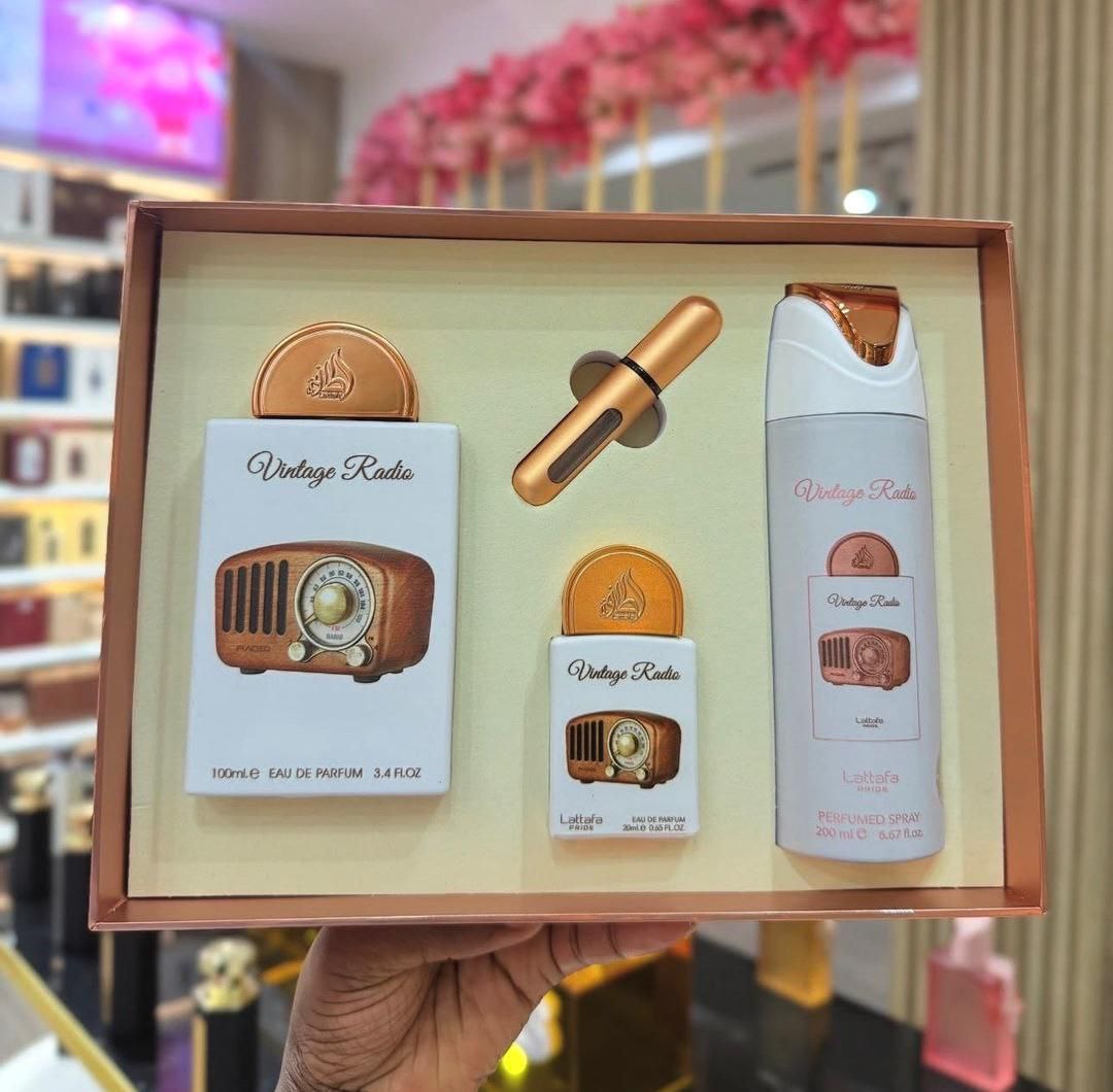 Lattafa Vintage radio gift set 