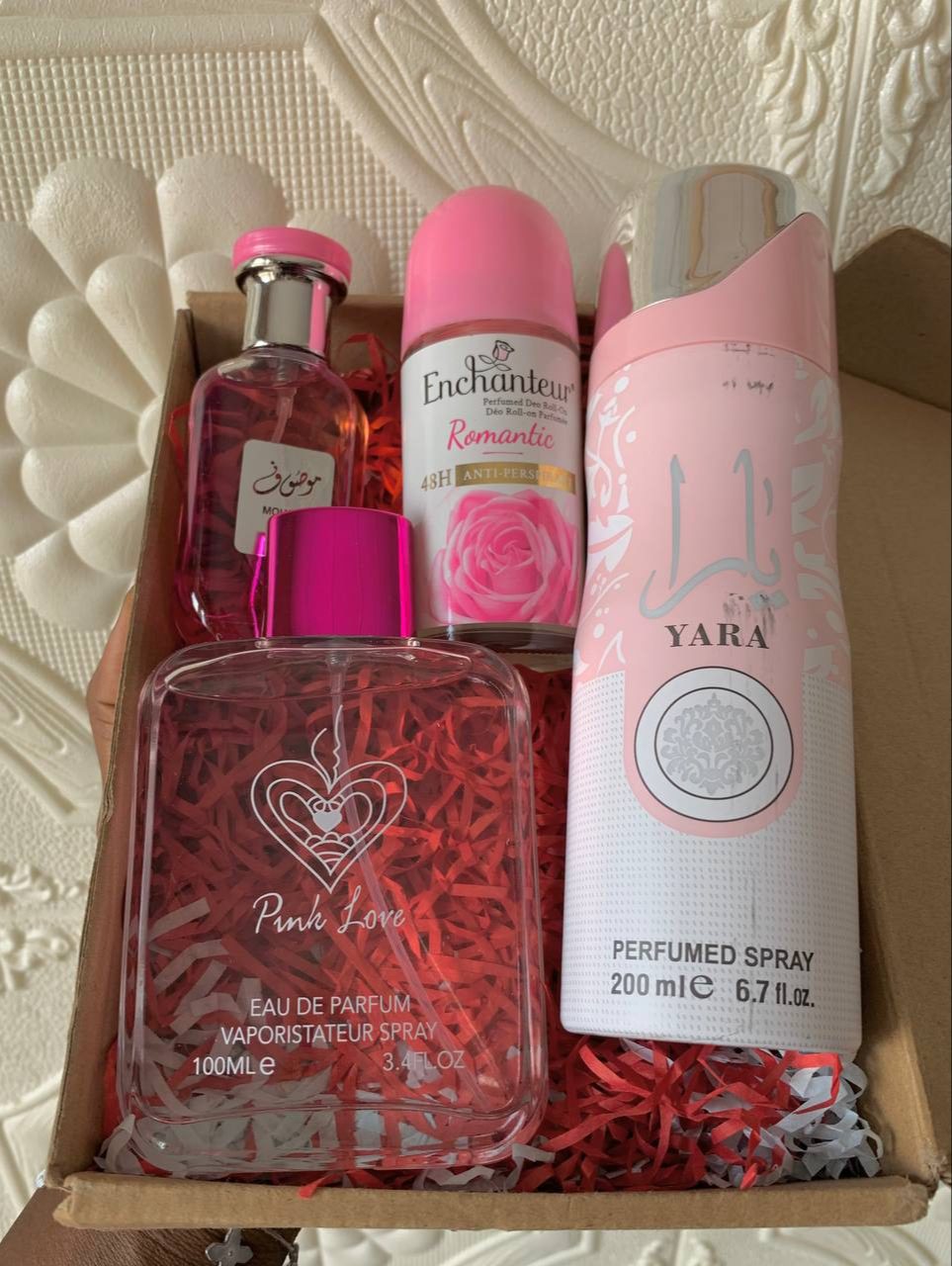 The signature perfume Gift box (4in1 FULL SET)